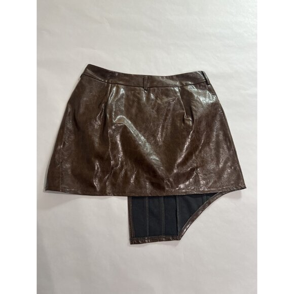 Leoroo Faux Leather Mini Skirt in Brown - Picture 2 of 3
